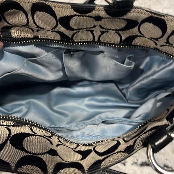 Nice. Clean Coach purse - Picture 4 of 5